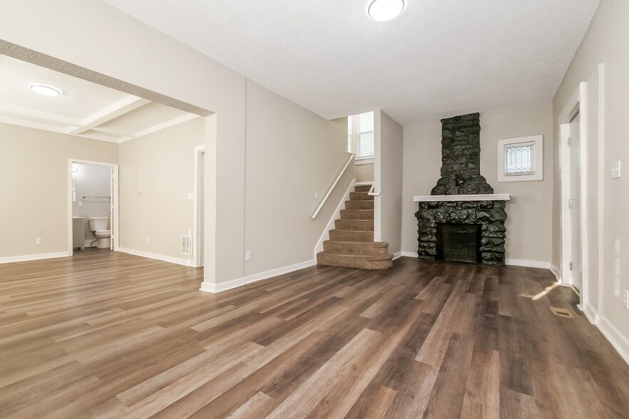 Building Photo - 3217 E 30th St