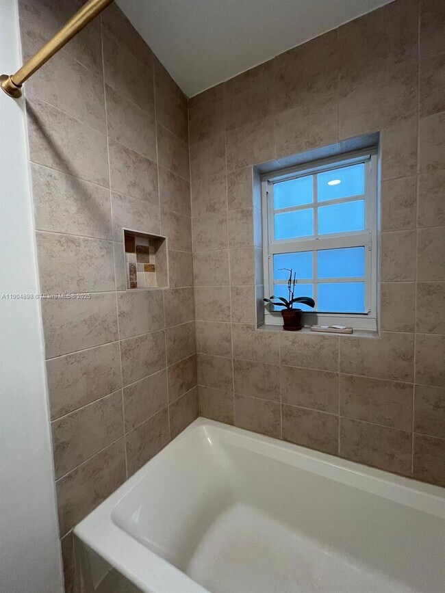 Building Photo - 14305 SW 57th Ln