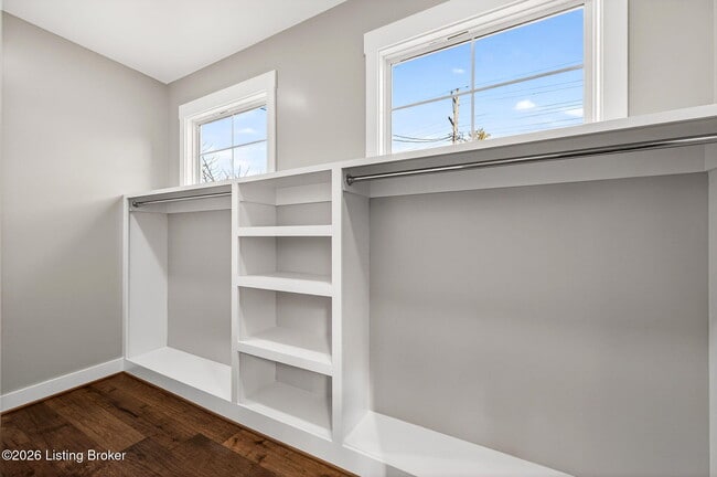 Building Photo - 914 Ash St