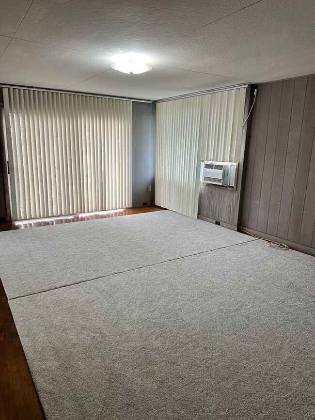 Building Photo - 2050 Liliha St