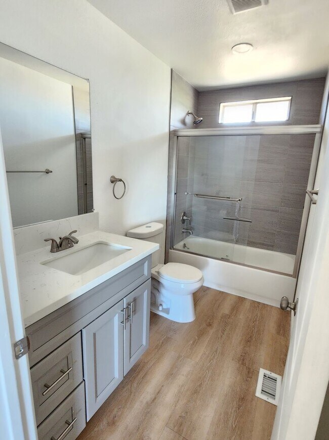 Building Photo - 6439 Camarilla Ave