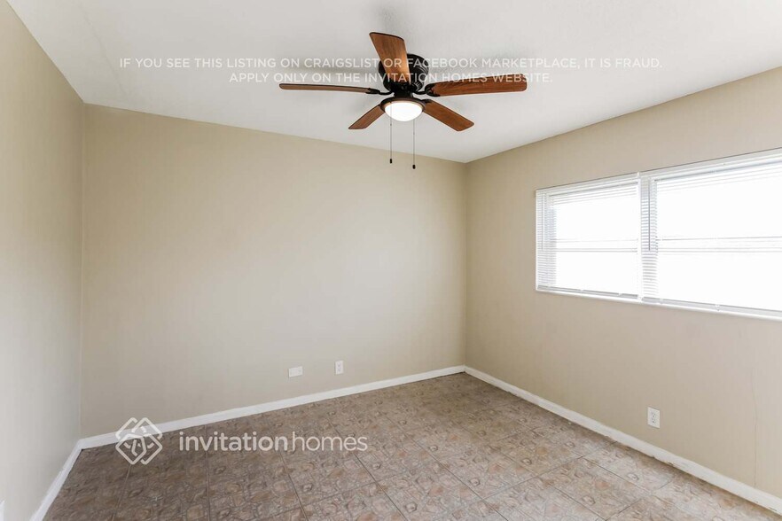 Building Photo - 4030 NW 103rd Dr