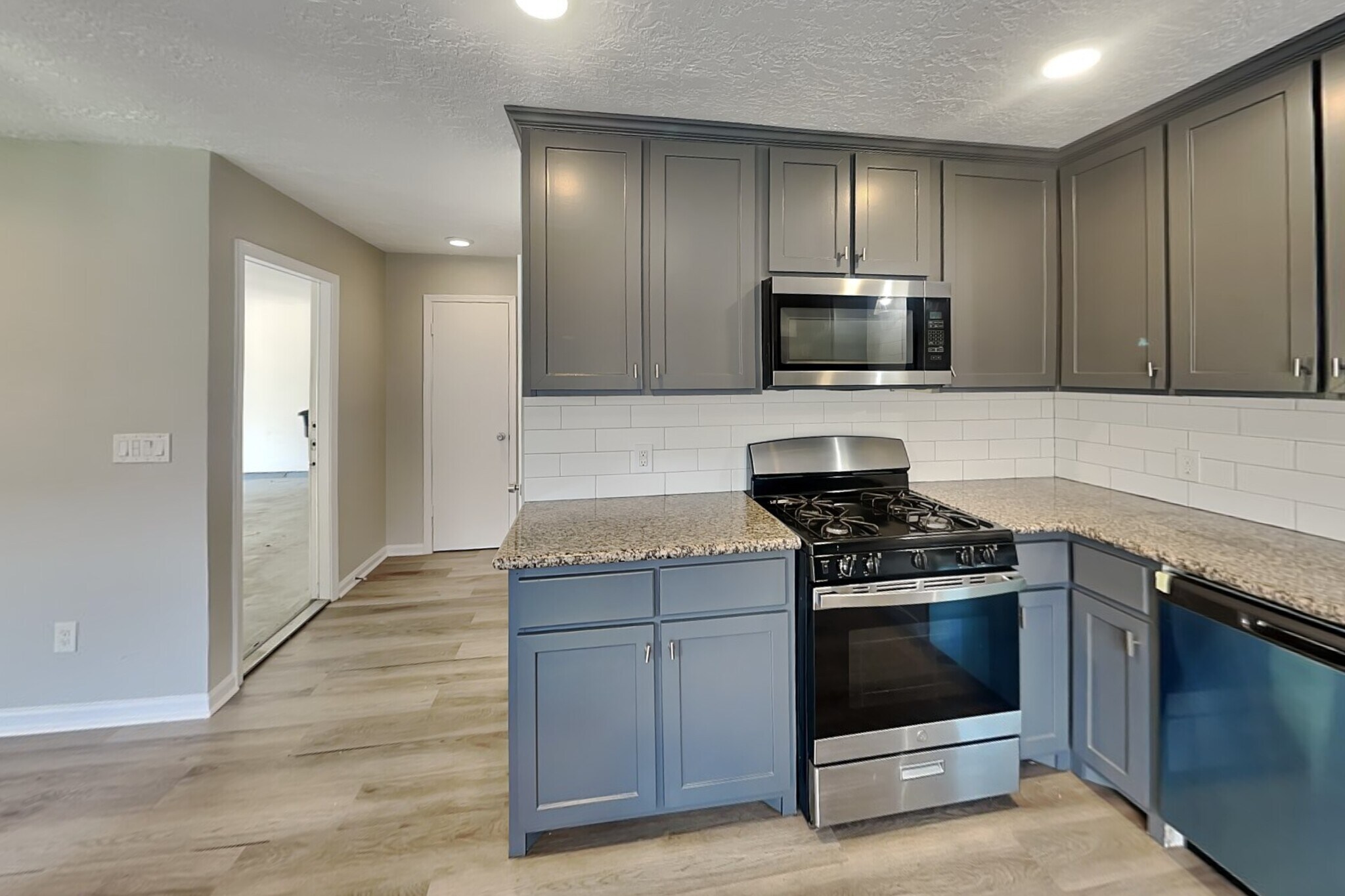 Building Photo - 8730 Valley Pond Ct