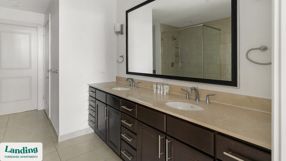 Building Photo - 777 Preston St