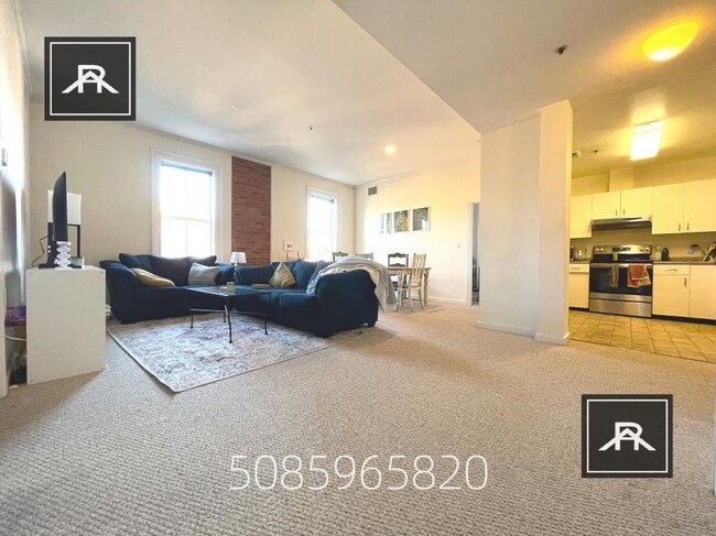 Building Photo - 3 bedroom in Brookline MA 02445
