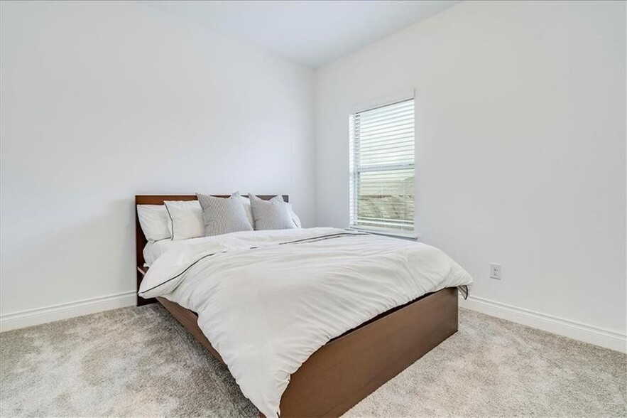Building Photo - 101 Locklin Dr