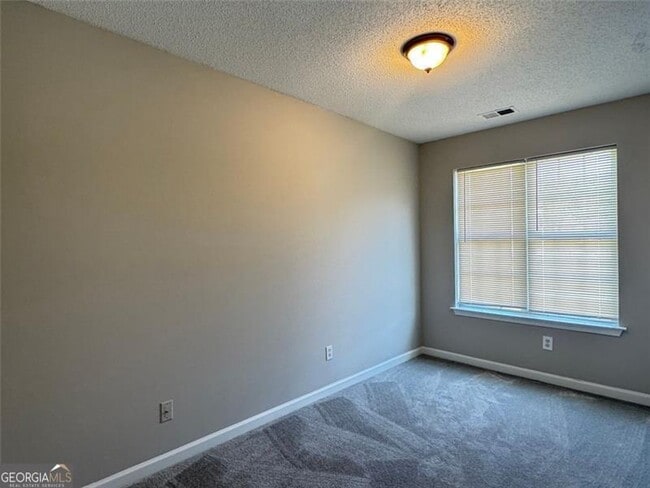 Building Photo - 4044 Robin Cir