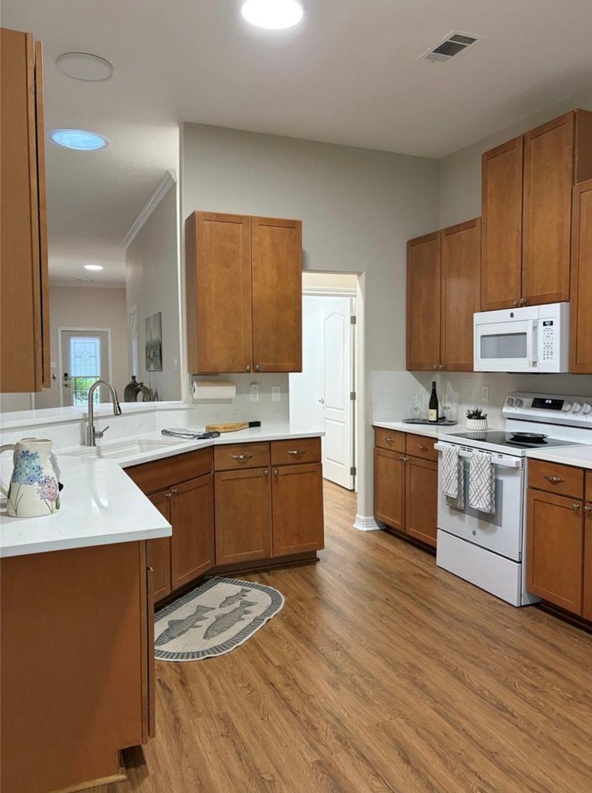 Building Photo - 3818 Treasure Island Dr
