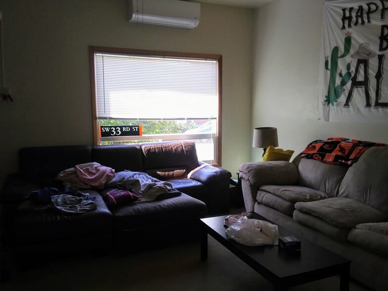 Living room - 429 NW 17th St