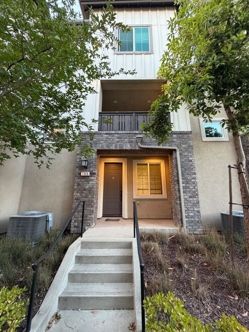 Building Photo - 7366 Solstice Pl