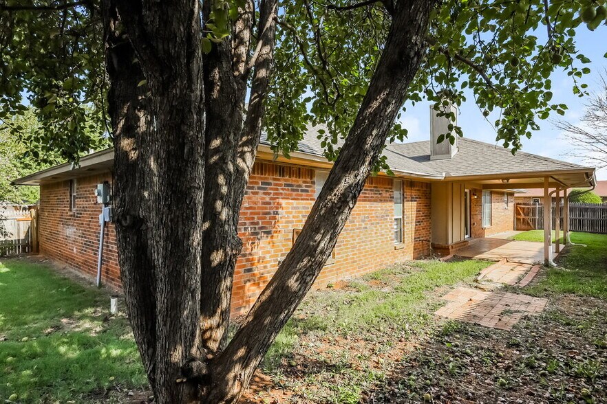 Building Photo - 10616 Basswood Canyon Rd