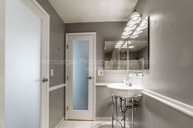 Building Photo - 4417 S Sheri Ct