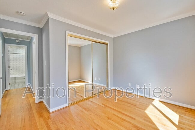 Building Photo - 485 Benvenue Ave