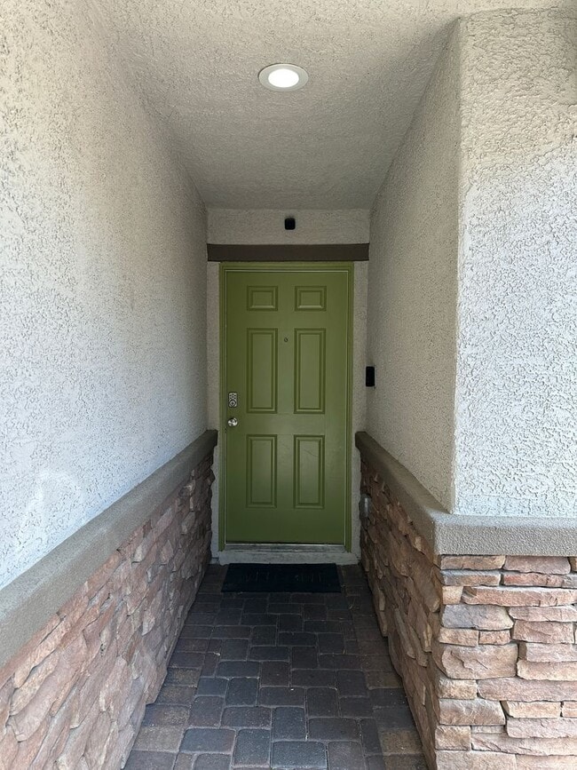 Building Photo - 7758 Meng Ct