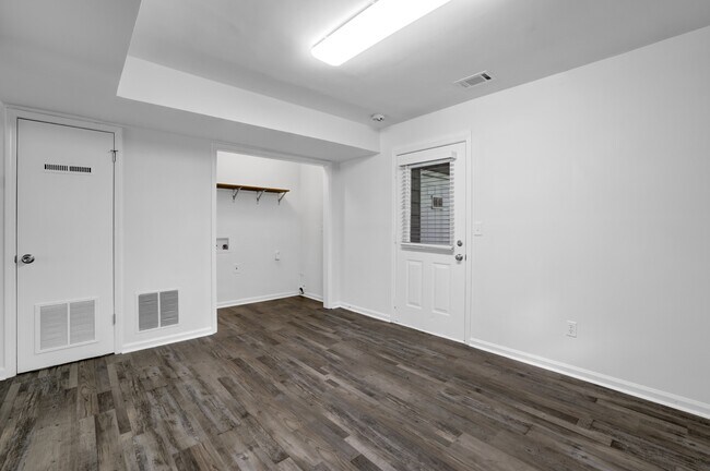 Building Photo - 4520 Coopers Creek Cir SE