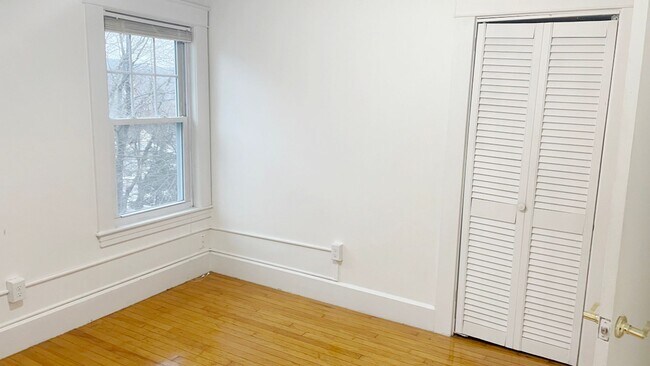 Building Photo - 73-75 Wallingford Ave