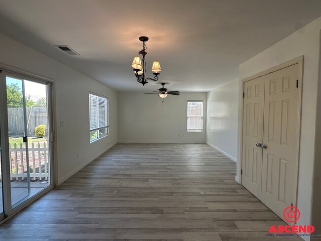Building Photo - Gorgeous 2 Story Home off of Harris and Ol...