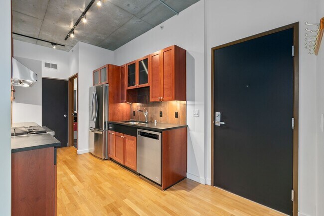 Building Photo - 1bd/1ba Seattle Condo