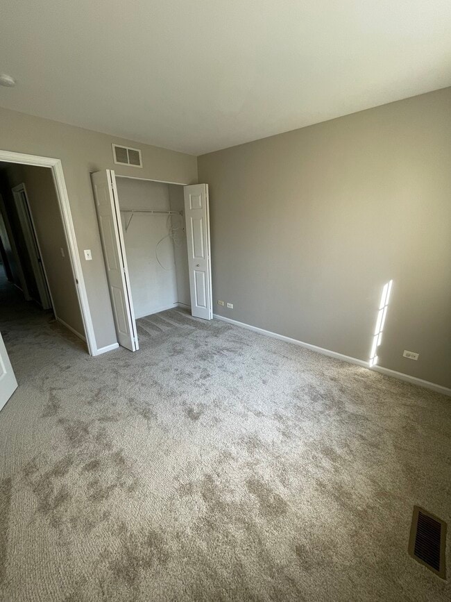 Building Photo - 1465 N Waterbury Cir