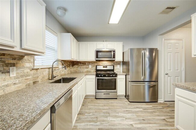Building Photo - 7130 Cypress Pr Dr