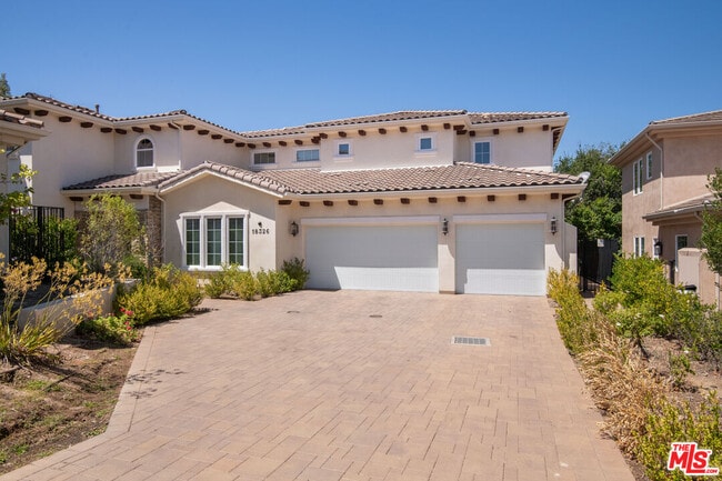 Building Photo - 18326 Columbus Cir