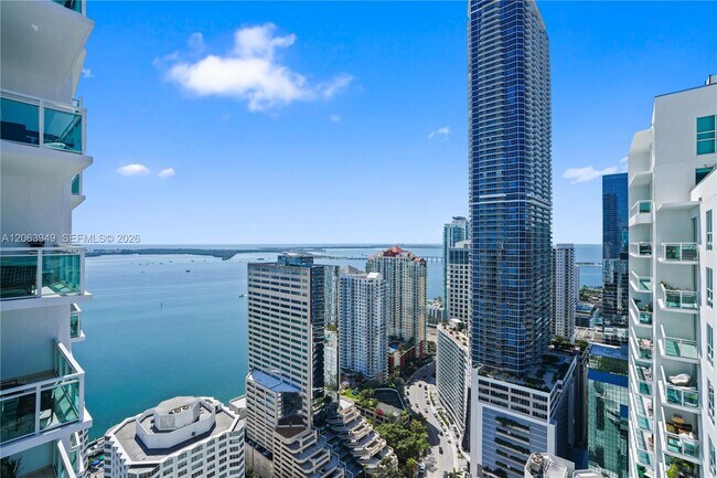 Building Photo - 950 Brickell Bay Dr