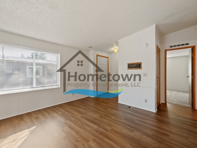 Building Photo - 2 Bedroom 1 Bathroom Home with Off-Street Parking Available in Athol!