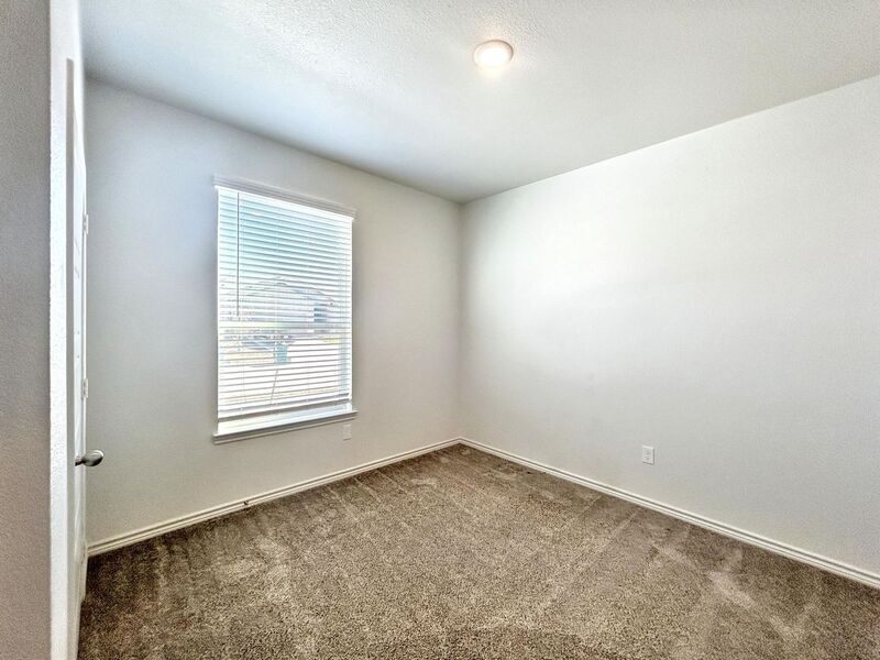 Building Photo - 866 Freedom Cir