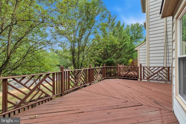 Building Photo - 1814 Fallbrook Ln