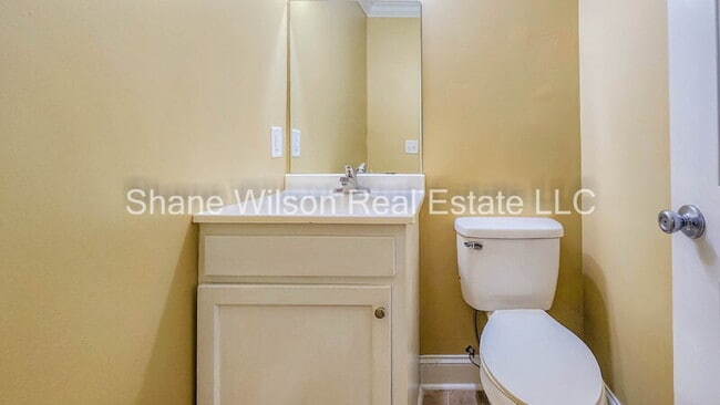 Building Photo - 66 Dean Rd