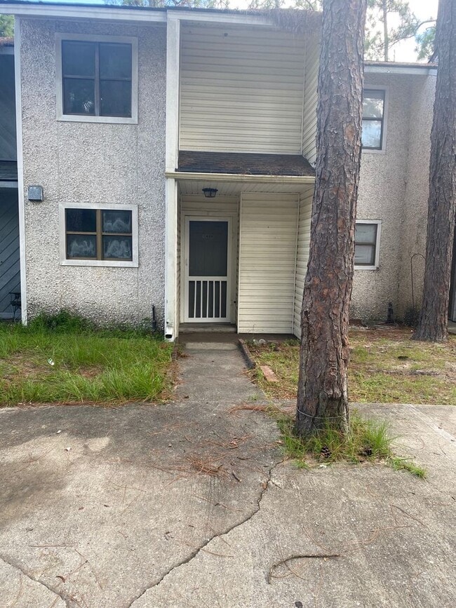 Primary Photo - Cozy 2-Bedroom Townhome: Affordable Comfor...