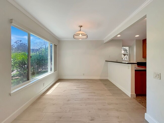 Building Photo - SD: Bright 2BD/2BA Ground-Floor Condo in La Jolla with Covered Patio, Pool & Reserved Parking