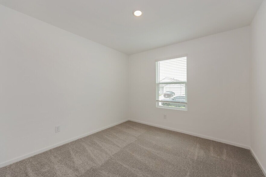 Building Photo - 2221 Crested Saguaro St