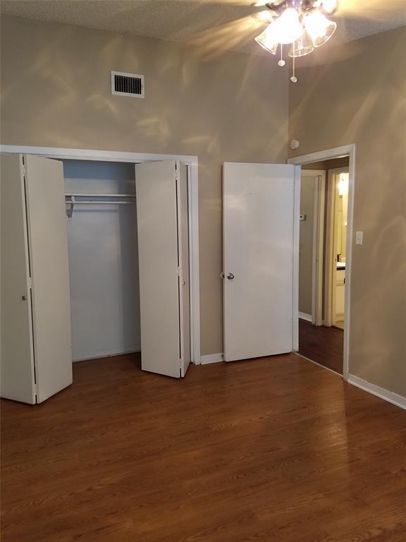 Building Photo - 606 W 51st St