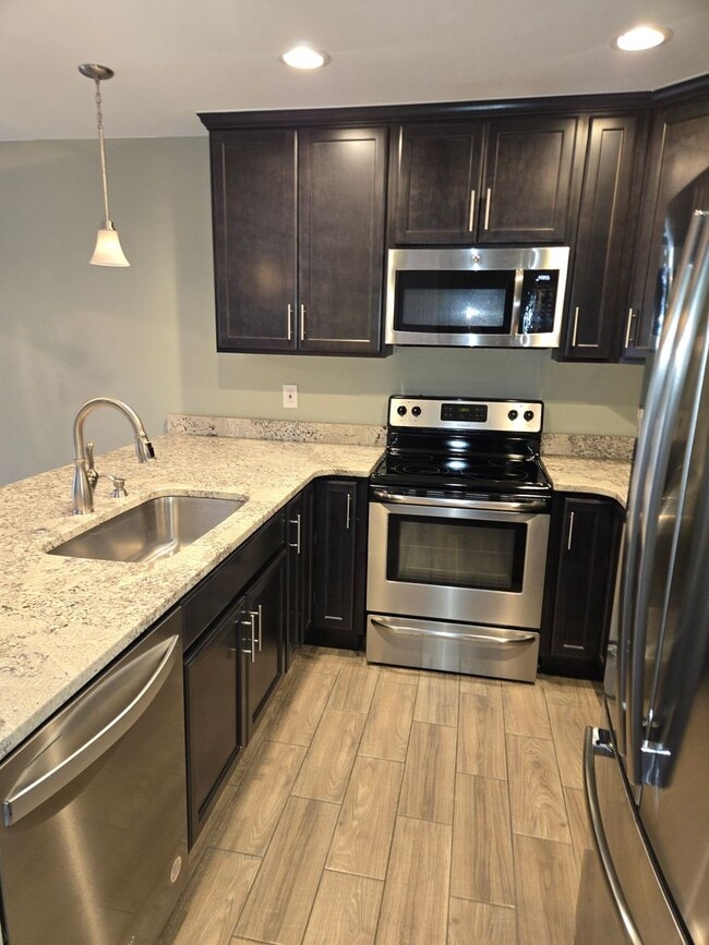 Building Photo - 9938 Grove Way