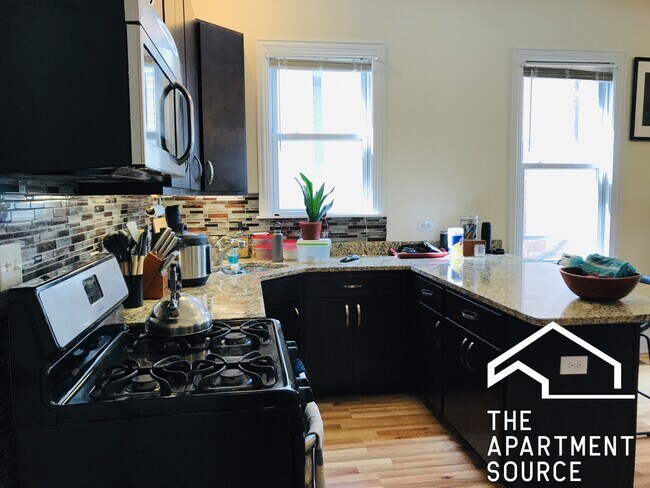 Building Photo - 1622 N Fairfield Ave