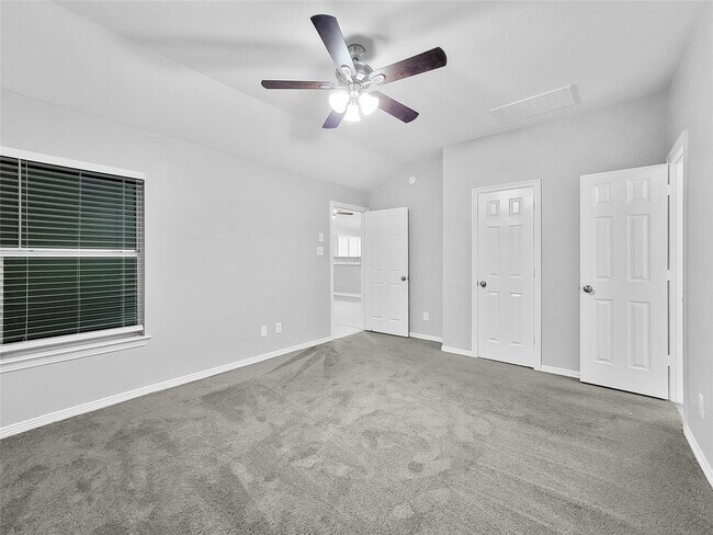 Building Photo - 21115 Escala Dr