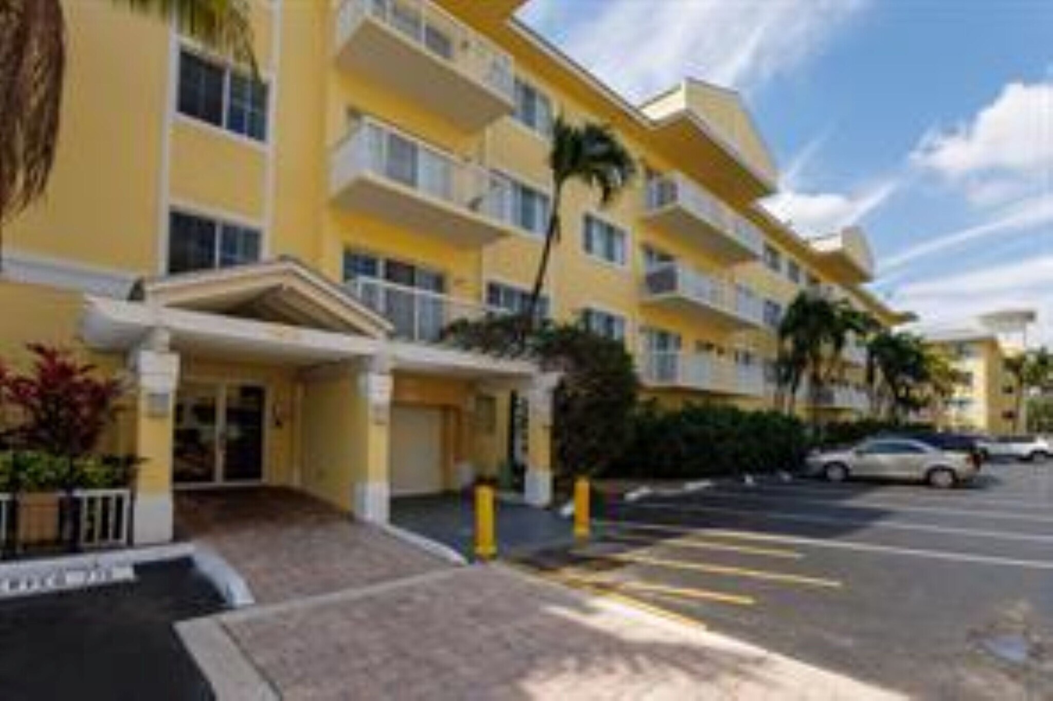 Building Photo - 1515 E Broward Blvd