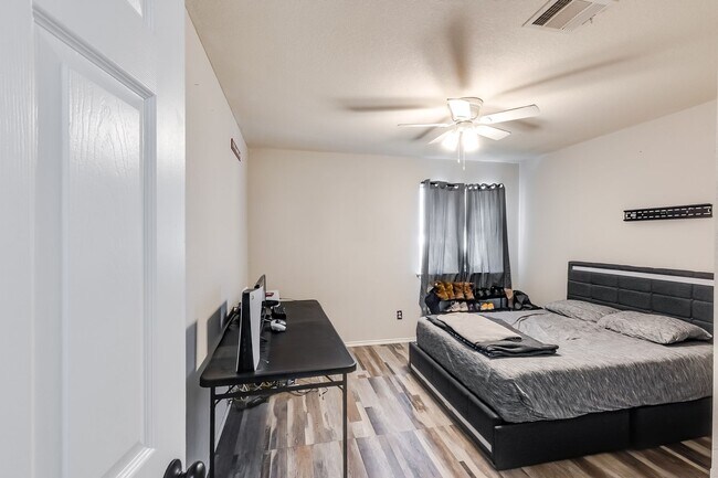 Building Photo - 4906 Causeway Ct