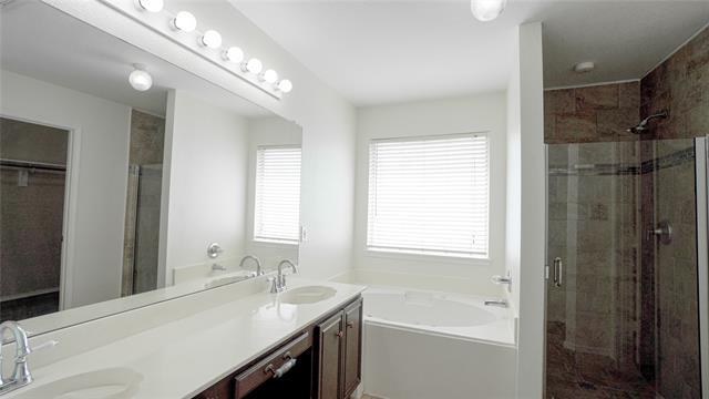 Building Photo - 3124 Creekside Dr