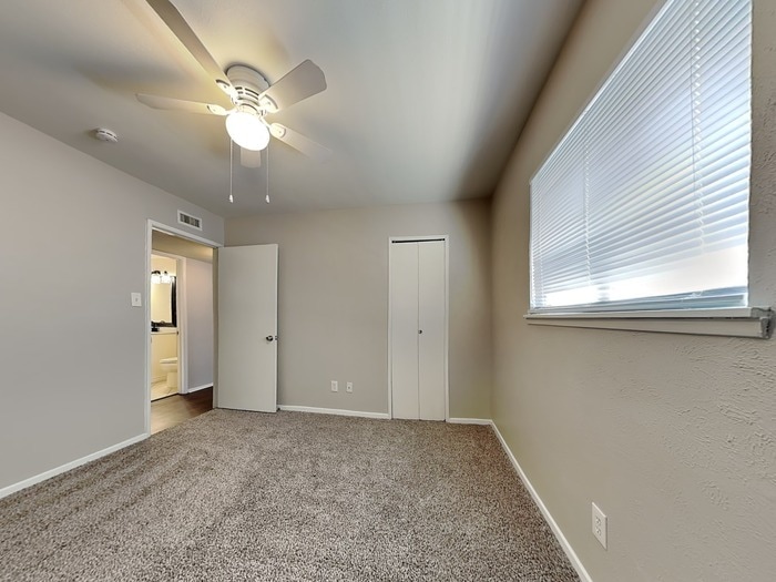Building Photo - 524 Hardwood Trail