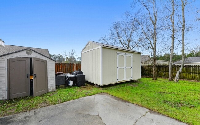 Building Photo - Updated 4 bedroom 2.5 bath home in Ocean Springs!