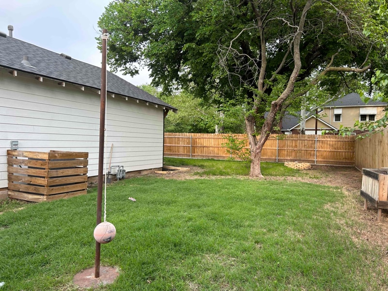 Building Photo - 1302 W Cedar Ave