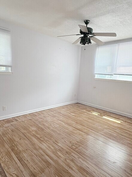 Building Photo - 4006 Balwynne Park Rd