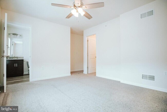 Building Photo - 69 Deatrick Dr