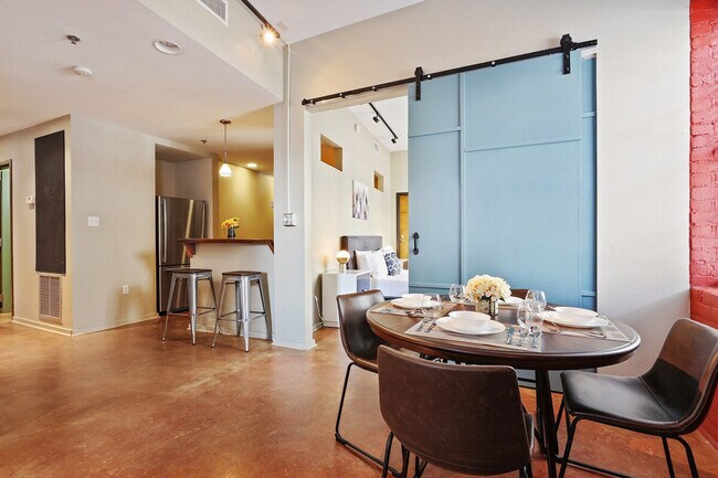 Building Photo - 1041 Constance St