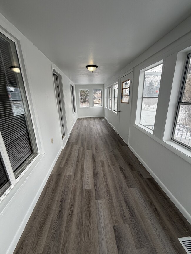 Building Photo - 338 N 2nd St