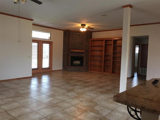 Building Photo - 4101 Drawbridge Ln