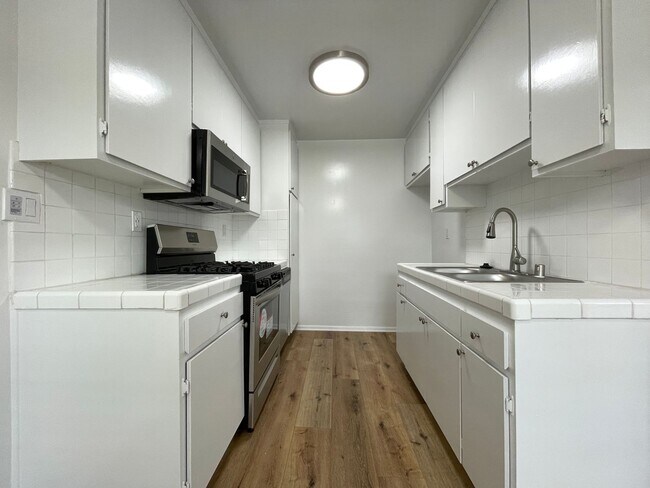 Interior Photo - 5650 Fair Ave