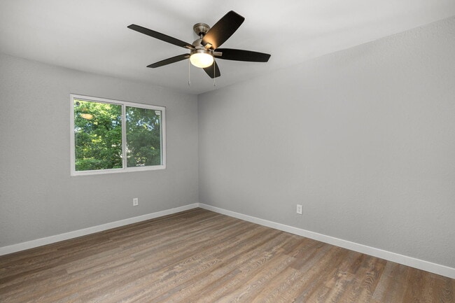 Building Photo - 50 Devon Ct